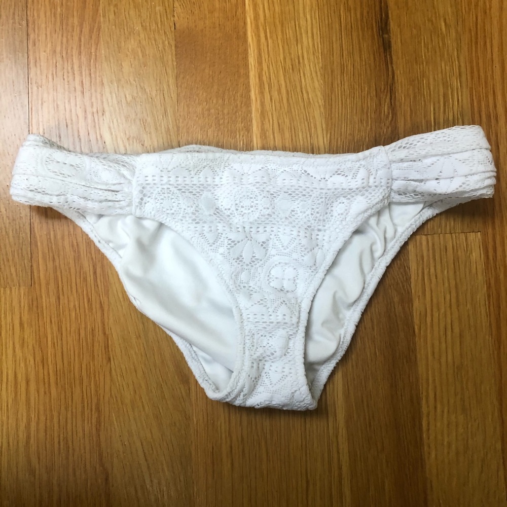 NWOT Lace Overlay Bikini Bottom